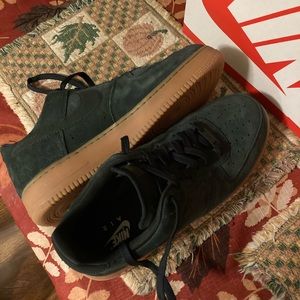 Mens Air Force 1  outdoor green size 11